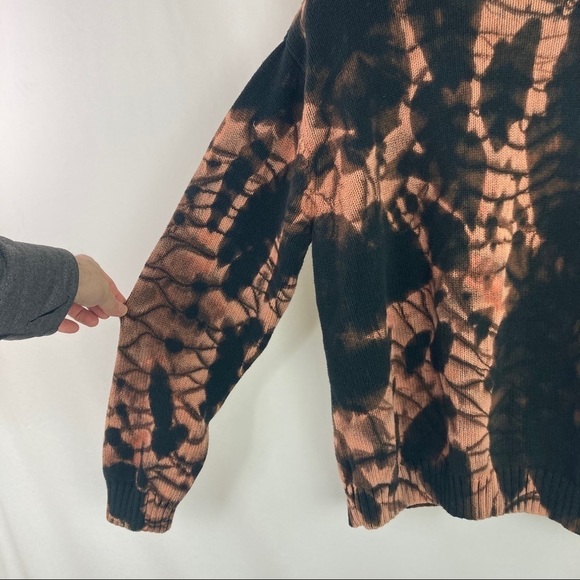 Good Treasures Bespoke Custom Reverse Tie Dye Crew Neck – Size XXL - Picture 7 of 15